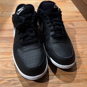 Nike Men's Black and White Sneakers